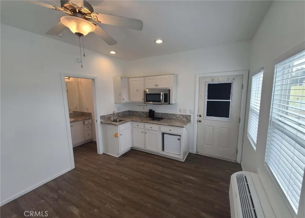 11825 Washington #18 Whittier, CA 90906