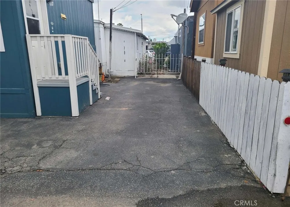 11825 Washington #18 Whittier, CA 90906