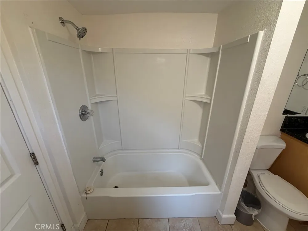 21514 Cohasset Street Canoga Park, CA 91303