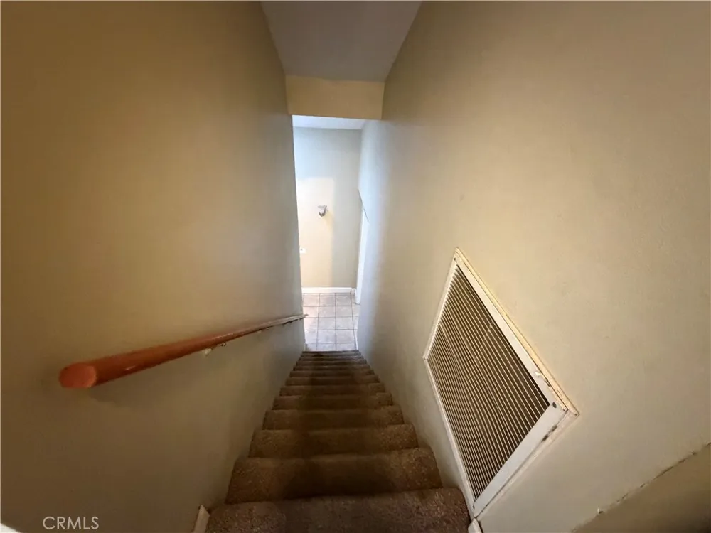 21514 Cohasset Street Canoga Park, CA 91303
