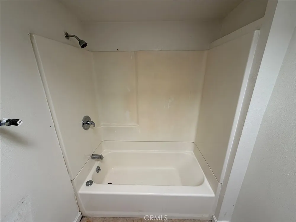 21514 Cohasset Street Canoga Park, CA 91303