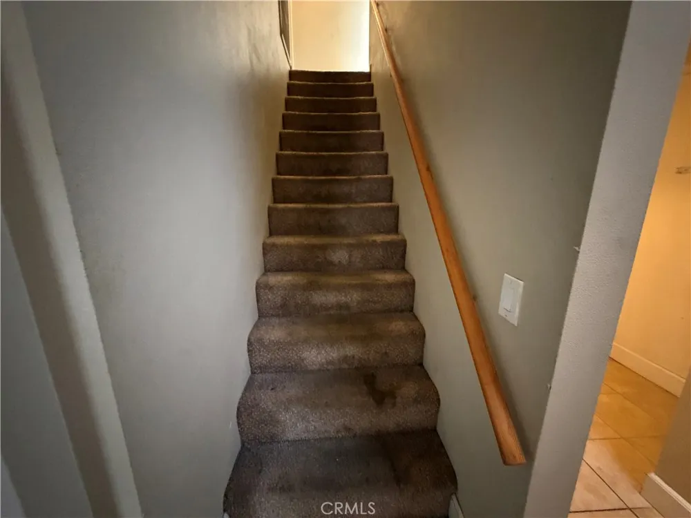 21514 Cohasset Street Canoga Park, CA 91303