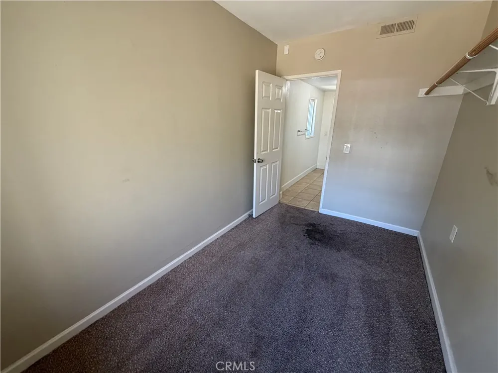 21514 Cohasset Street Canoga Park, CA 91303