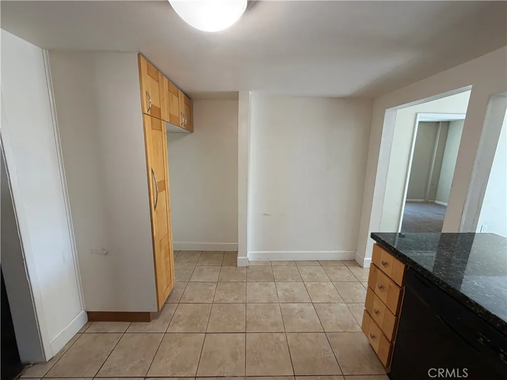 21514 Cohasset Street Canoga Park, CA 91303