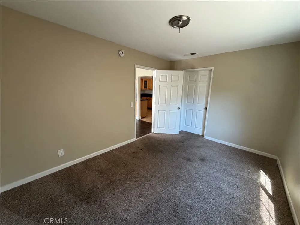 21514 Cohasset Street Canoga Park, CA 91303