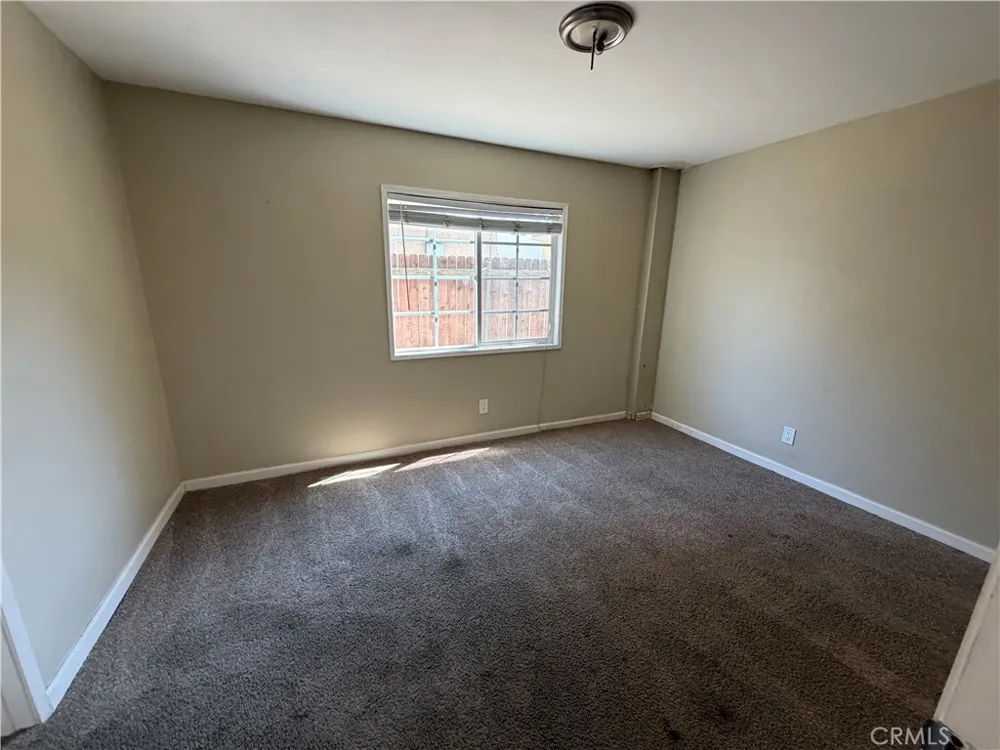 21514 Cohasset Street Canoga Park, CA 91303
