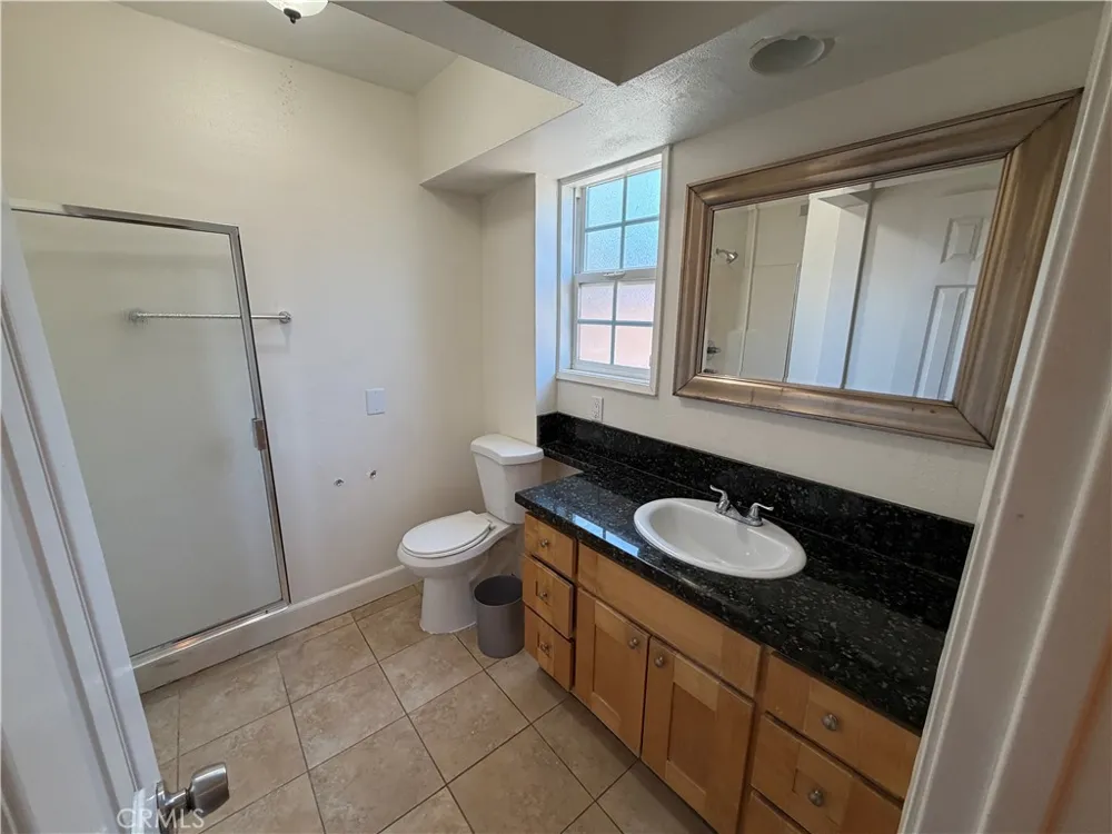 21514 Cohasset Street Canoga Park, CA 91303