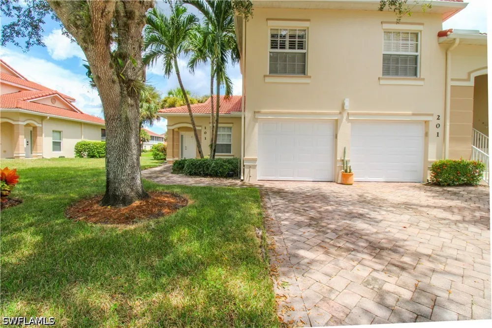 Peacock Lane #101 Naples, FL 34114