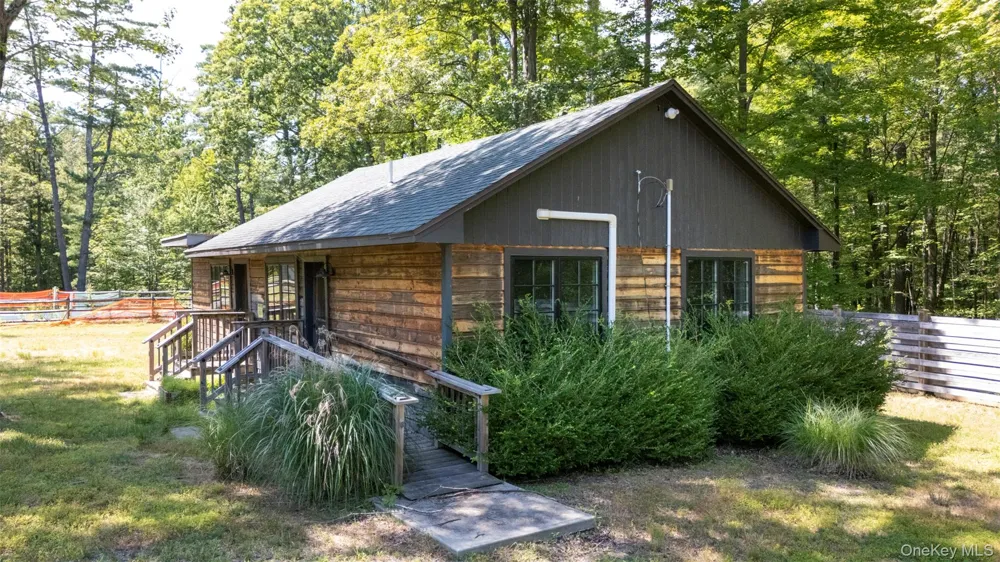 20 Country Club Lane Woodstock, NY 12498