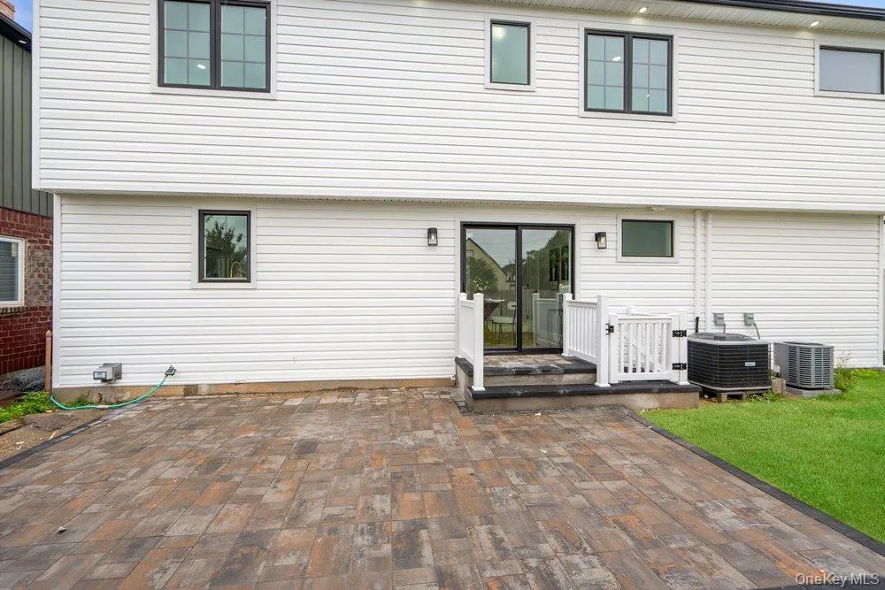10 california Street Hicksville, NY 11801