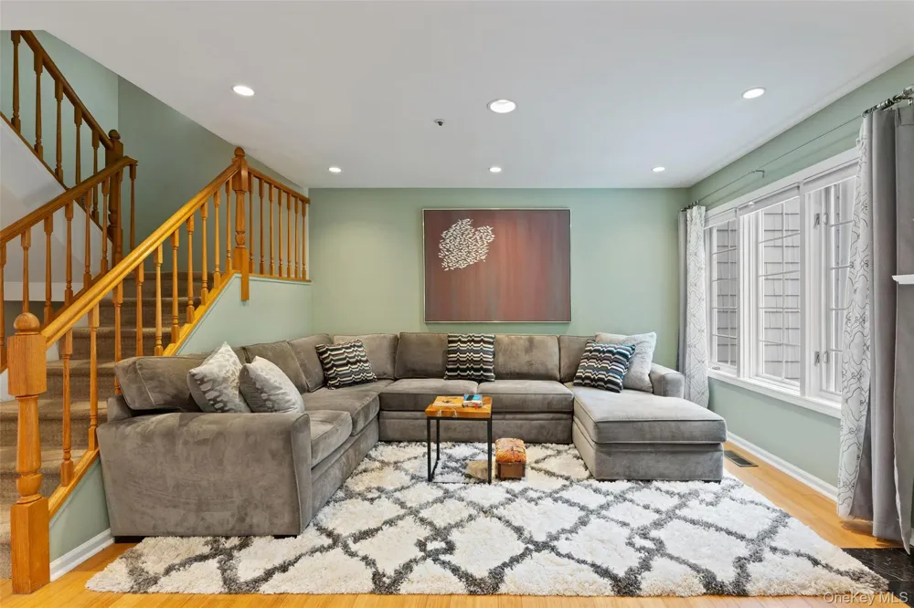22 Berrybush Lane #70 Hastings-on-Hudson, NY 10706