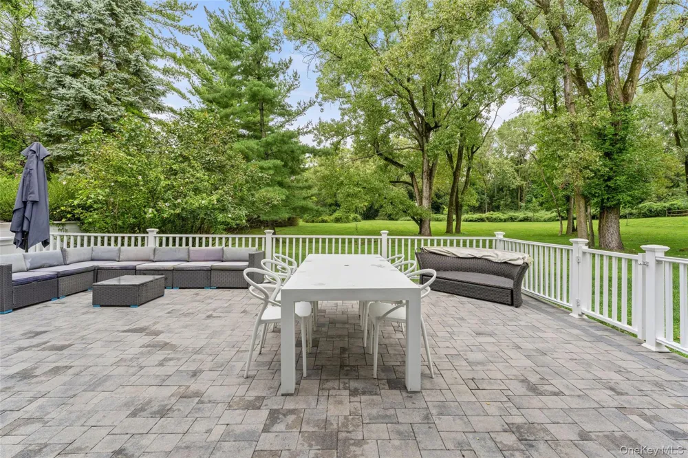 22 Berrybush Lane #70 Hastings-on-Hudson, NY 10706