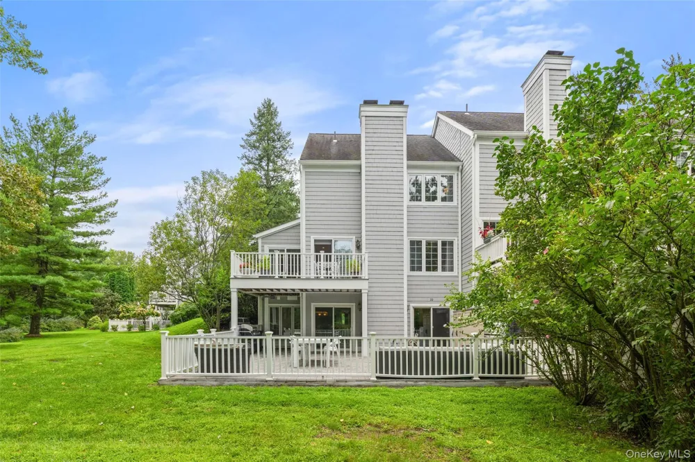 22 Berrybush Lane #70 Hastings-on-Hudson, NY 10706