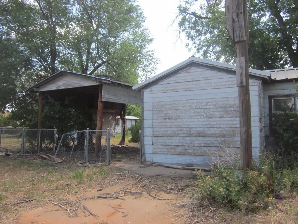401 Avenue F SE Childress, TX 79201