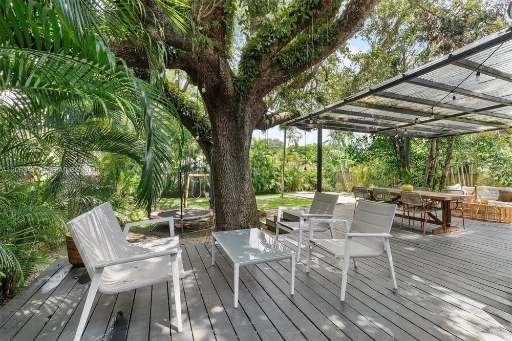 151 NE 88th St El Portal, FL 33138