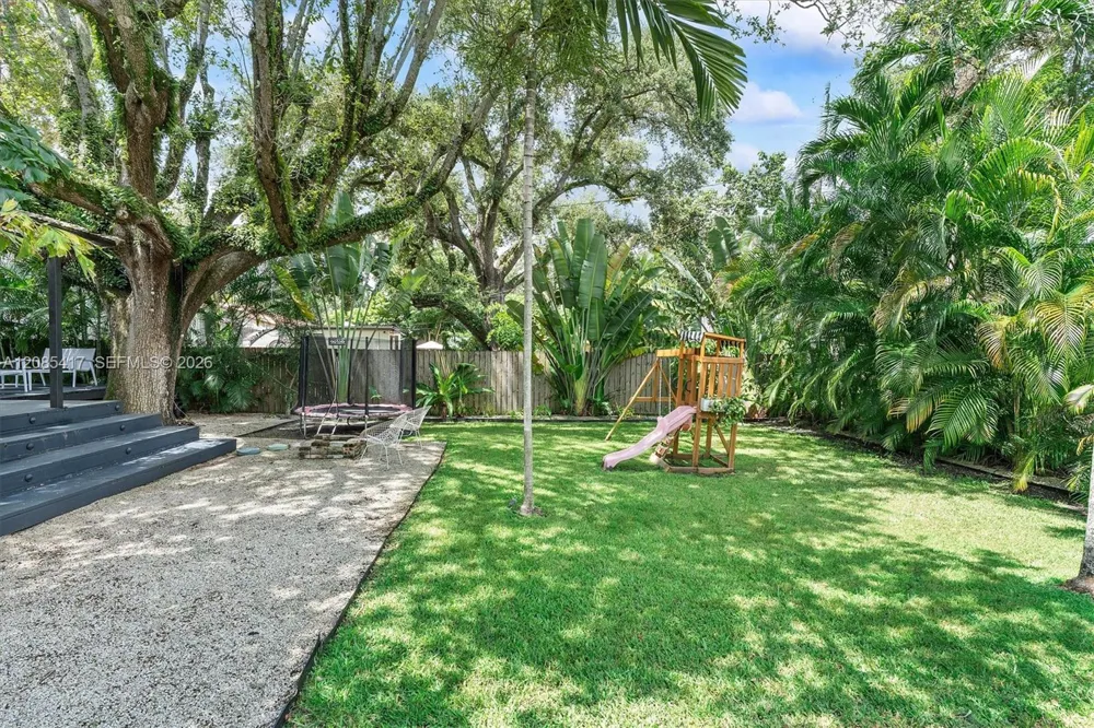 151 NE 88th St El Portal, FL 33138