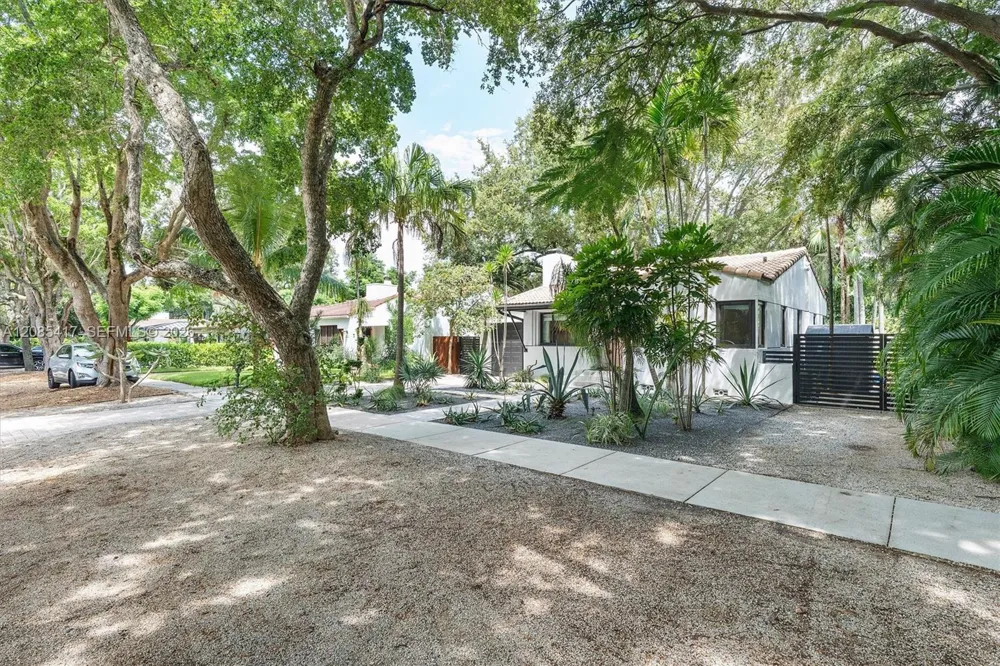 151 NE 88th St El Portal, FL 33138