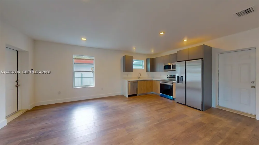 511 SE 2nd Street Hialeah, FL 33010