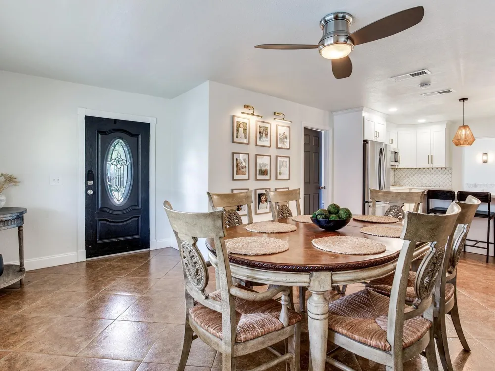 2911 W WINTHROP ROAD Tampa, FL 33611