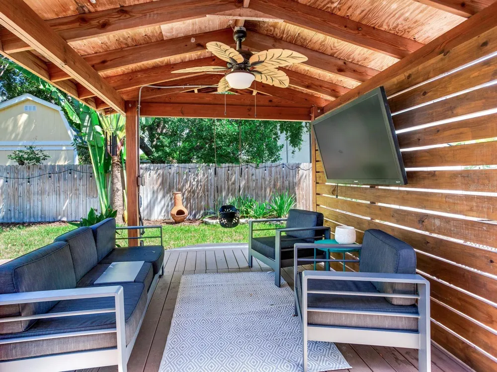 2911 W WINTHROP ROAD Tampa, FL 33611