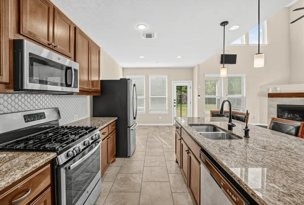1694 Oyster Creek Buda, TX 78610