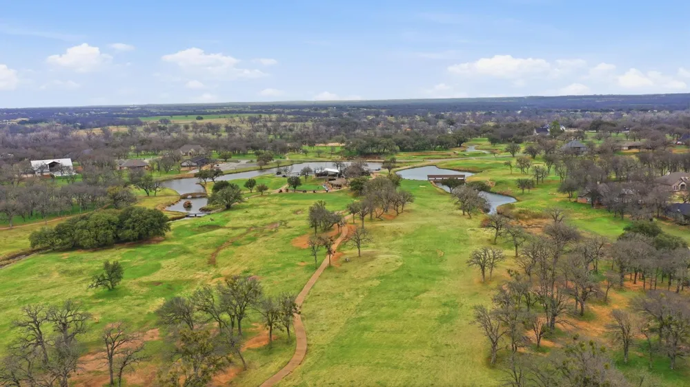 101 Lakeside Drive Lipan, TX 76462