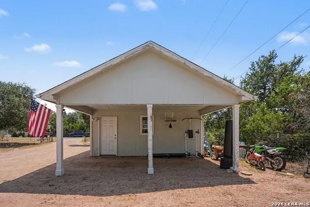 2092 STALLION SPRINGS DR Fischer, TX 78623