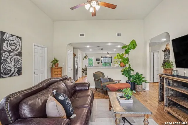 2092 STALLION SPRINGS DR Fischer, TX 78623