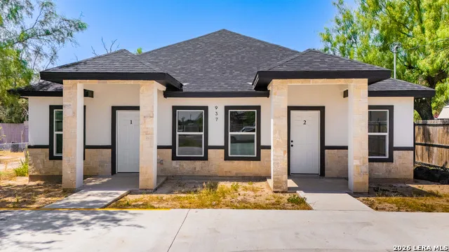937 Avenue C Eagle Pass, TX 78852