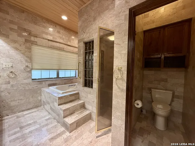21210 Forest Waters Cir Garden Ridge, TX 78266