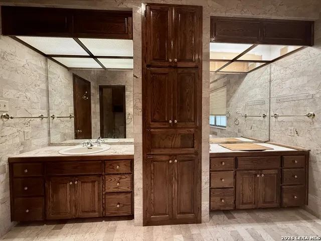 21210 Forest Waters Cir Garden Ridge, TX 78266