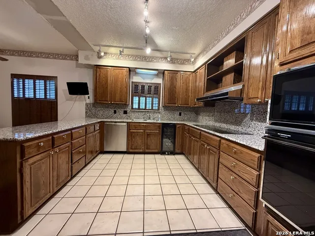 21210 Forest Waters Cir Garden Ridge, TX 78266