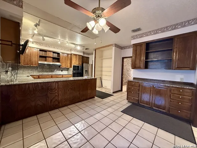 21210 Forest Waters Cir Garden Ridge, TX 78266