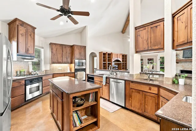 2 Trophy New Braunfels, TX 78132