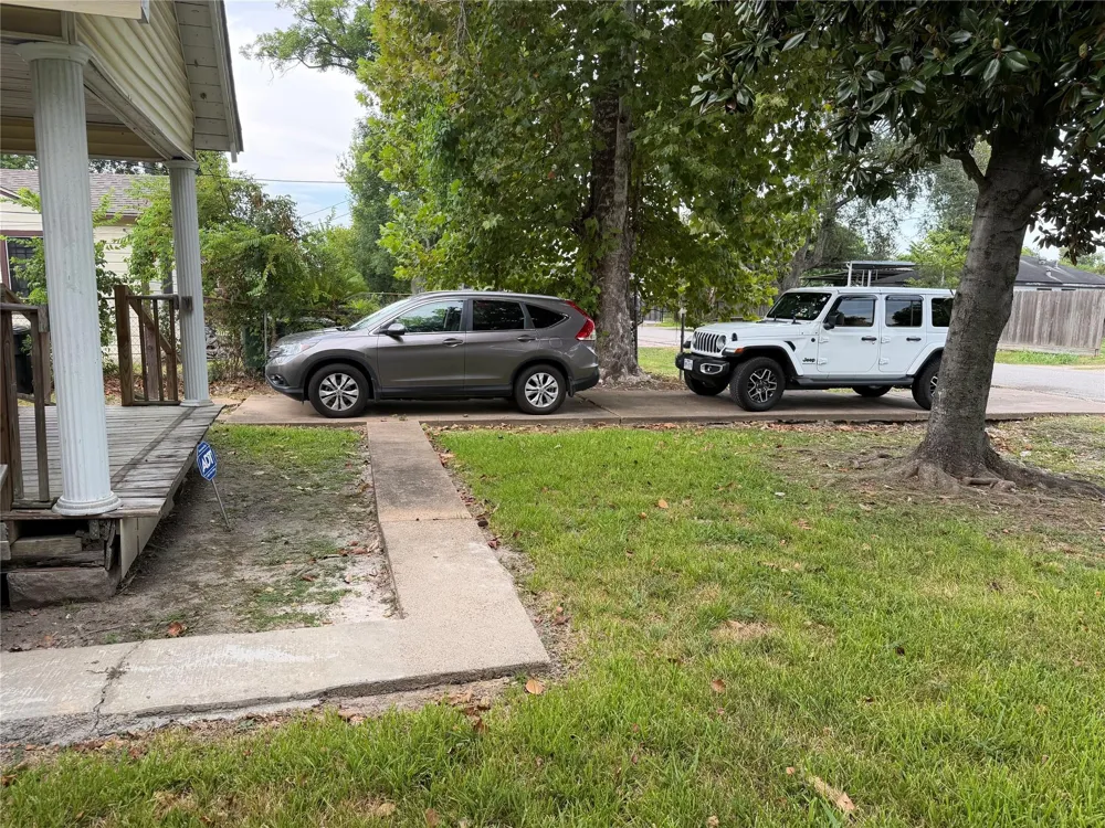 6211 Los Angeles Street Houston, TX 77026