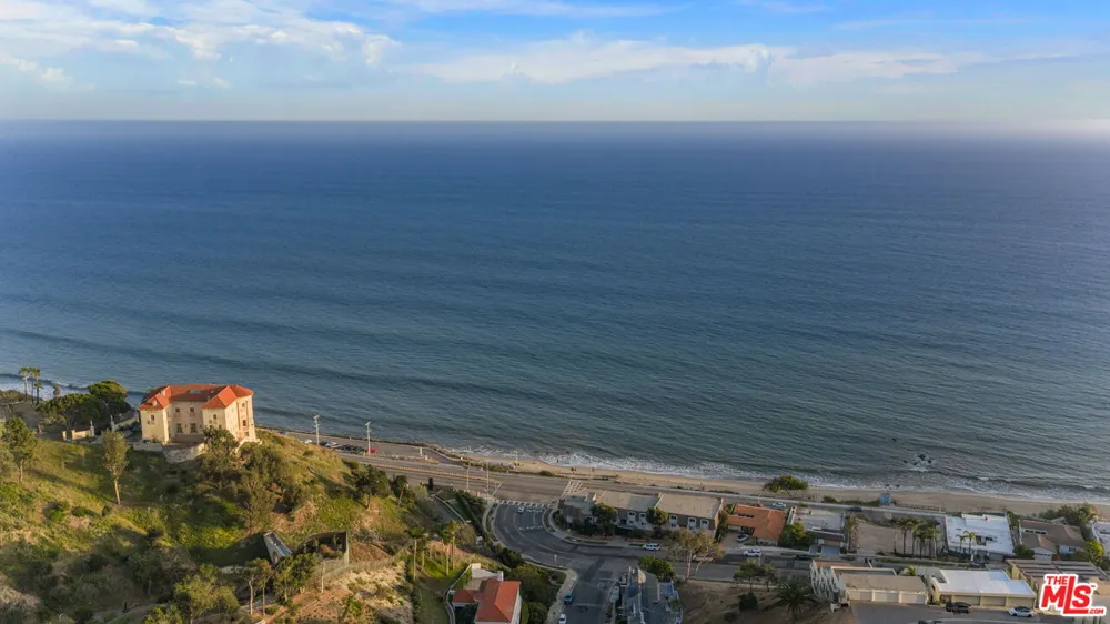 3748 Seahorn Drive Malibu, CA 90265