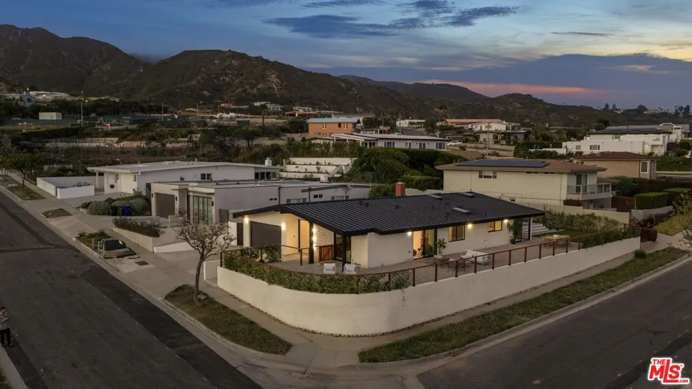 3748 Seahorn Drive Malibu, CA 90265