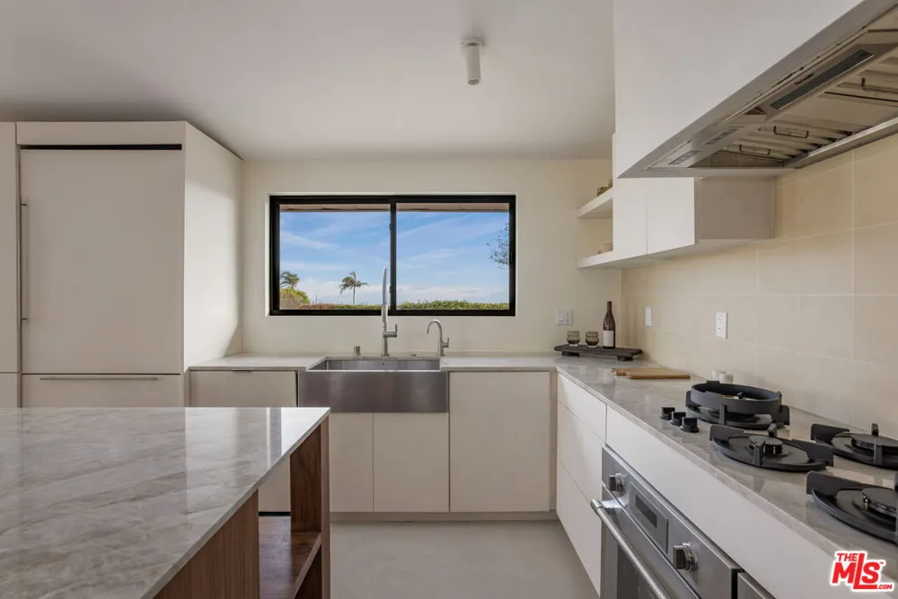 3748 Seahorn Drive Malibu, CA 90265