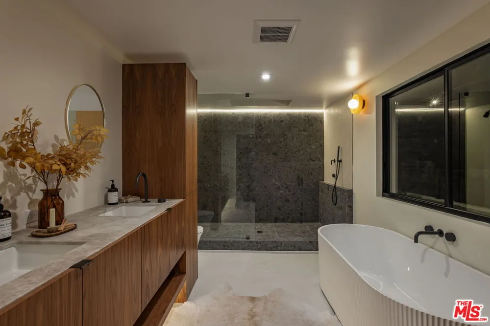 3748 Seahorn Drive Malibu, CA 90265