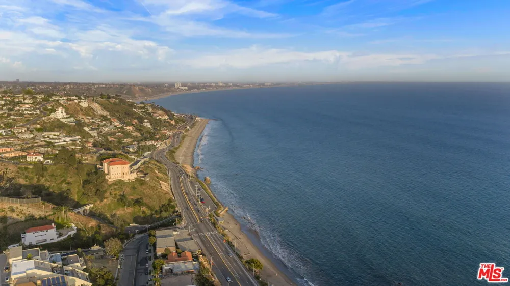 3748 Seahorn Drive Malibu, CA 90265