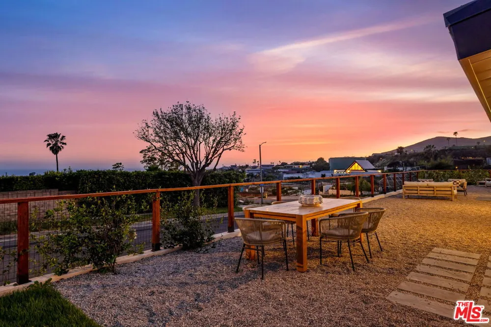 3748 Seahorn Drive Malibu, CA 90265