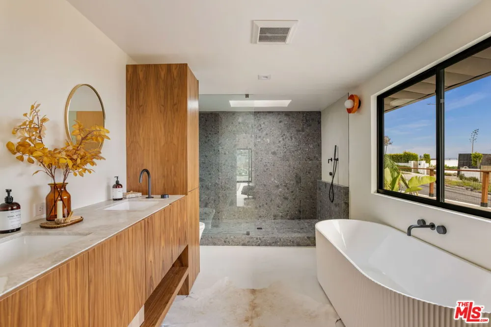 3748 Seahorn Drive Malibu, CA 90265