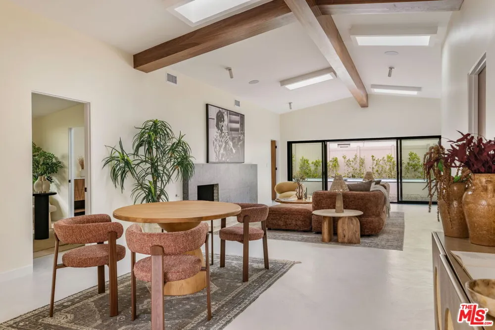 3748 Seahorn Drive Malibu, CA 90265