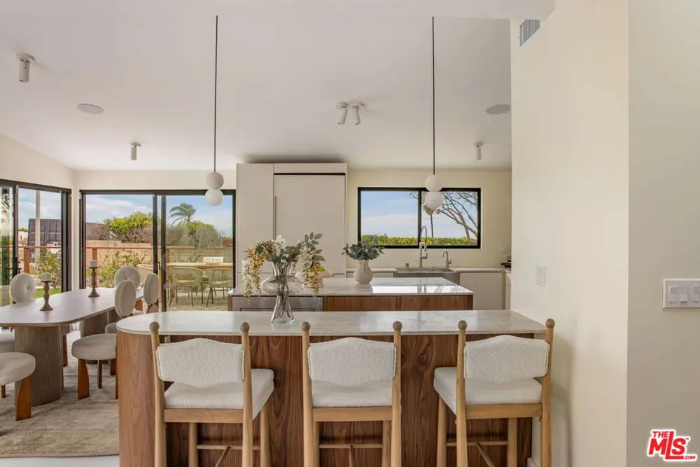 3748 Seahorn Drive Malibu, CA 90265
