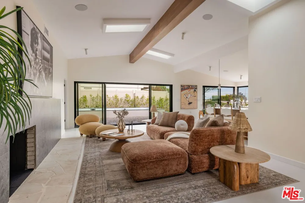 3748 Seahorn Drive Malibu, CA 90265