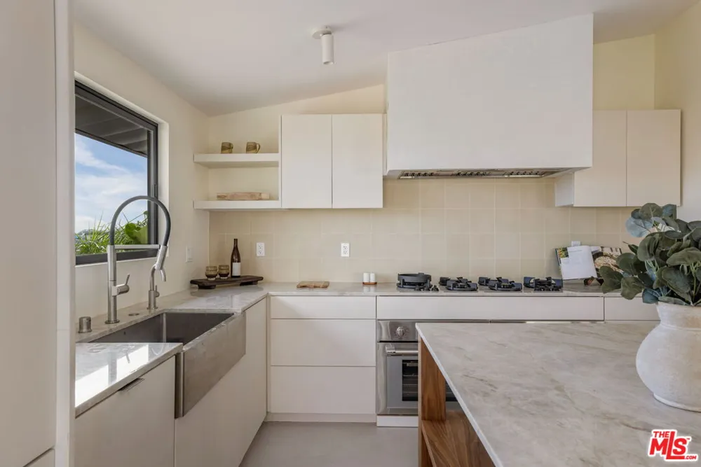 3748 Seahorn Drive Malibu, CA 90265