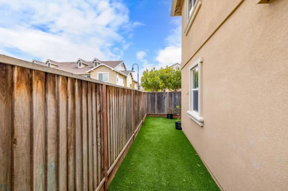 12805 Rogge Village Loop Salinas, CA 93906
