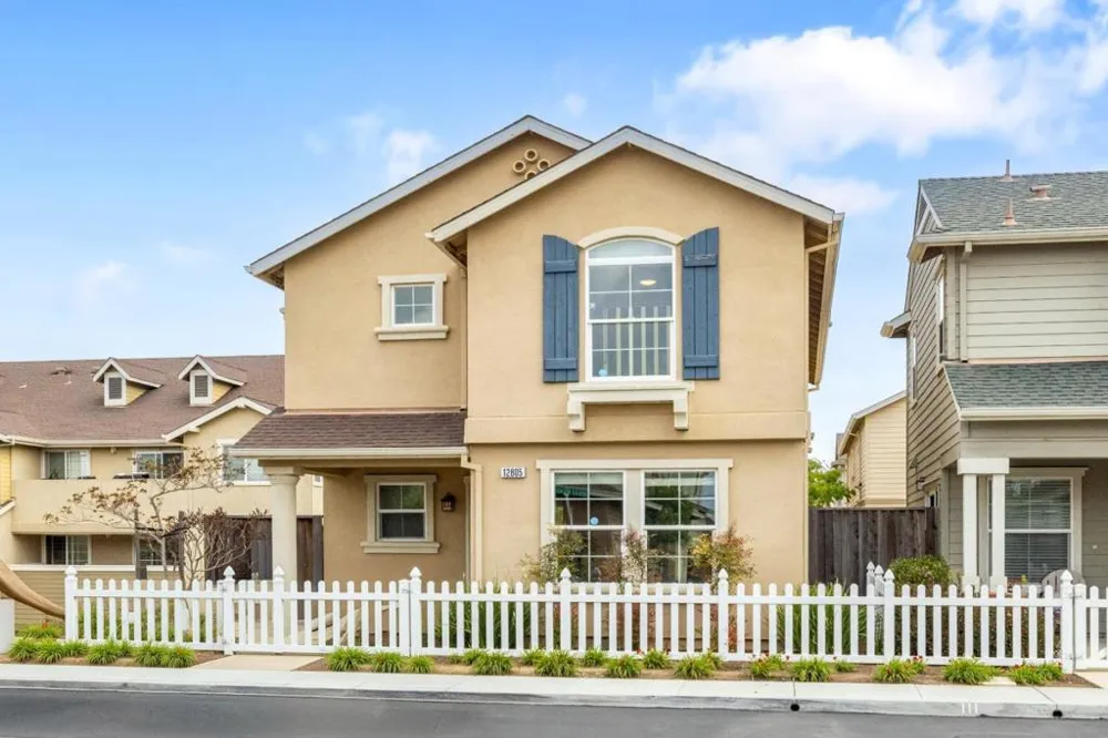 12805 Rogge Village Loop Salinas, CA 93906