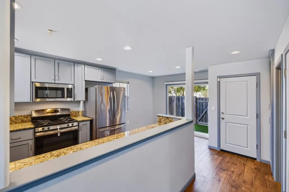 12805 Rogge Village Loop Salinas, CA 93906