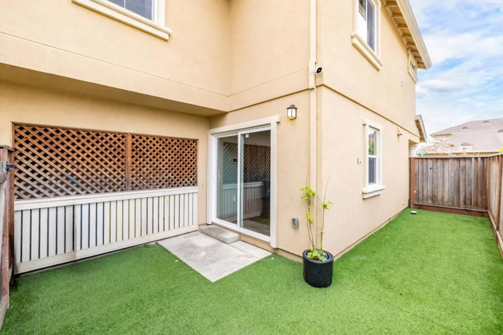 12805 Rogge Village Loop Salinas, CA 93906